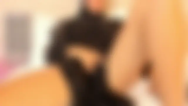 hanajameela: διαδικτυακό σόου στην κάμερα