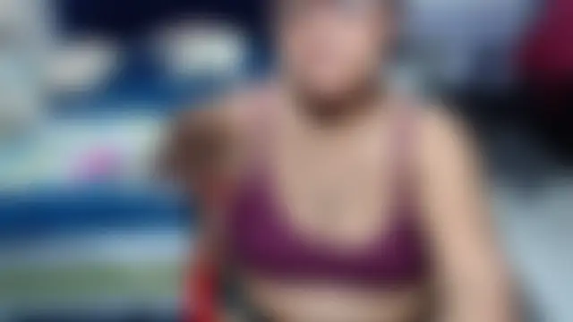 Pokazy przed kamerką – pervert_mommy_