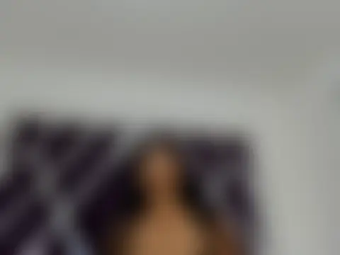 Lucianaxht élő chatszobája