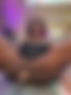 TikaMoon élő chatszobája