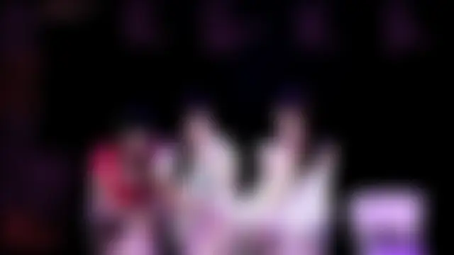 HHH-000: διαδικτυακό σόου στην κάμερα