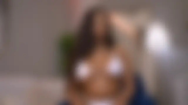 NicoleCellini Adlı Modelin Canlı XXX Sohbeti