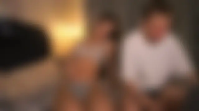 areuinme: διαδικτυακό σόου στην κάμερα