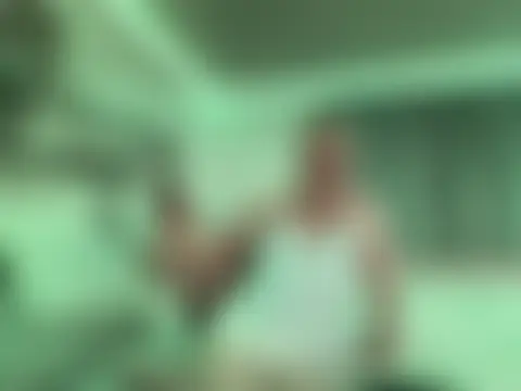 Pokazy przed kamerką – Curvy-Jinx