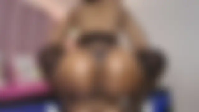 Show modela HallyBans na web-kameri