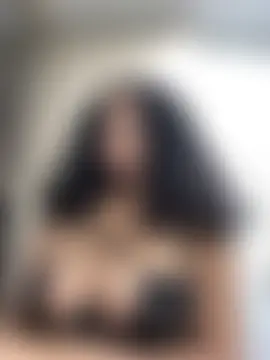 Curlyierr Adlı Modelin Canlı XXX Sohbeti