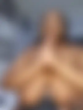 Thasha8 Adlı Modelin Canlı Sohbet Odası