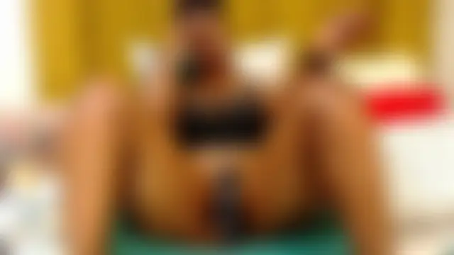 RoundaAssx22's Live Chat Room