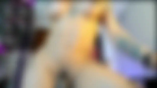 REAL_SCARLETBRIGHT: διαδικτυακό σόου στην κάμερα