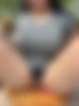 Maly_Nya Chat Room in diretta