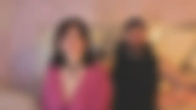 Benny_and_Mark élő chatszobája