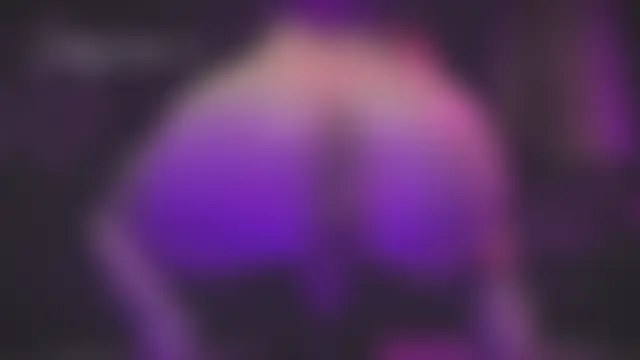 Show modela EmeryLune_xo na web-kameri