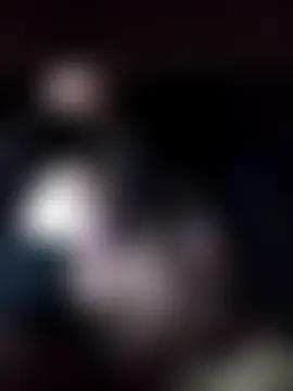 Zesthney_WX: διαδικτυακό σόου στην κάμερα