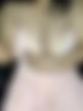 Curvy_Pooja élő chatszobája