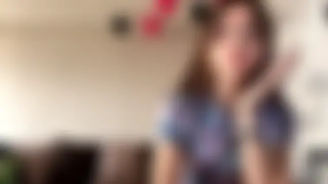 Pokój czatu na żywo – ElmiraDabato