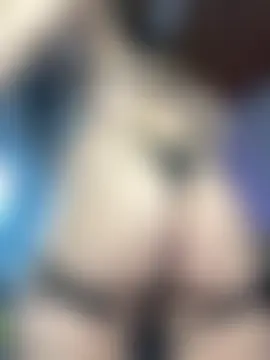 Ayha_khalaf: διαδικτυακό σόου στην κάμερα