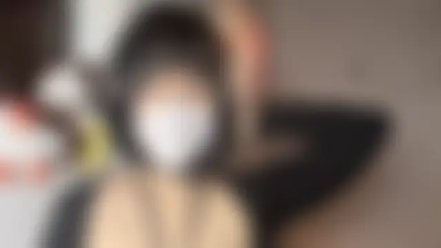 Tieu-May élő chatszobája