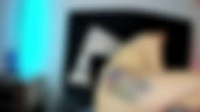 Scarlet_Hiit Chat Room in diretta