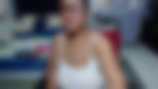 Pokazy przed kamerką – pervert_mommy_