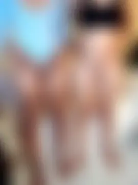 CaramelLesbianFemmXXX25: онлайн-чат