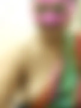 غرفة دردشة Curvy_Shrishty المباشرة