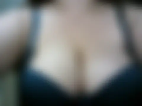 SquirtSellene18 即時聊天室