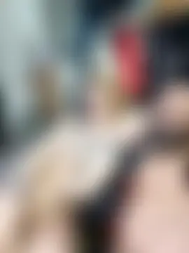 Pertunjukan Kamera Web whatevaandissues