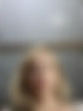 SofiaMilfx69's Live Chat Room