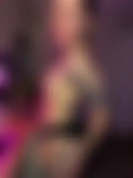 sarahpearlx's Webcam Show