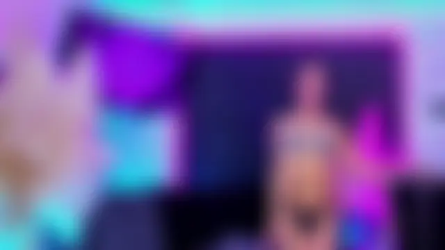 Pertunjukan Kamera Web Queens_Wonders_Blonders