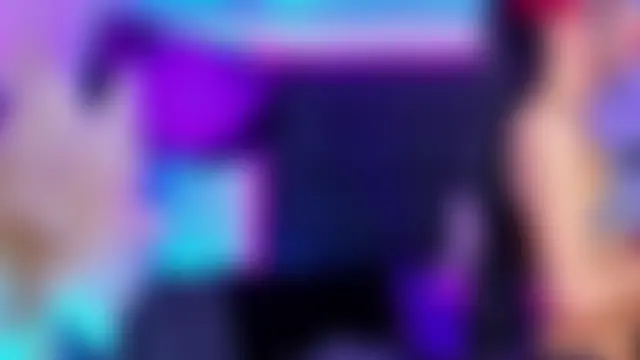 Pertunjukan Kamera Web Queens_Wonders_Blonders