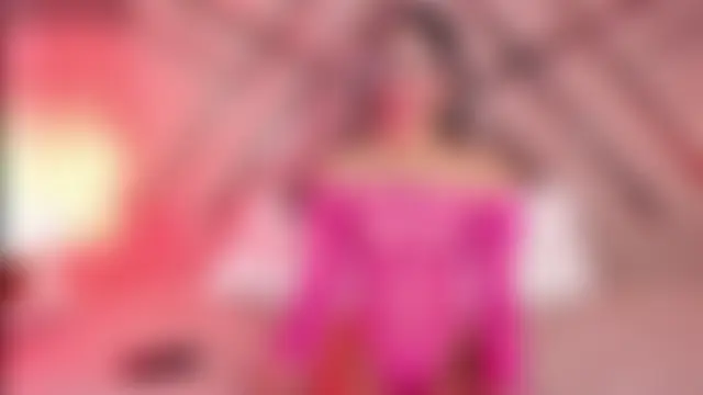 sophie_pariss élő chatszobája