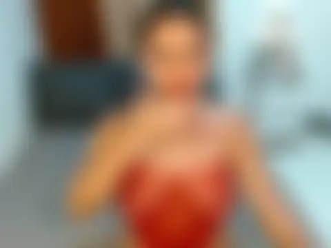 Pokazy przed kamerką – Ara_Cumms