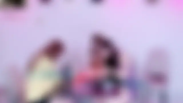 LOVE-018 Show in webcam