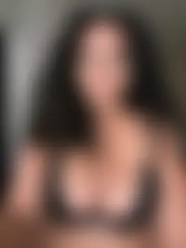 Curlyierr লাইভ চ্যাট রুম