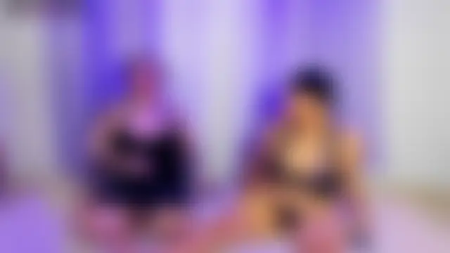 MiaYMolly Adlı Modelin Canlı Sohbet Odası