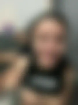 Pertunjukan Kamera Web MiaaLunaa