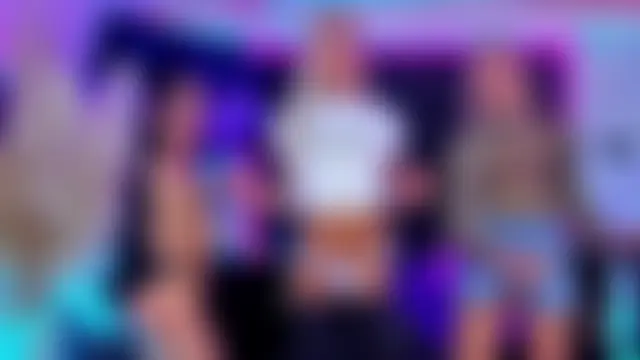 Queens_Wonders_Blonders Adlı Modelin Web Kamerası Şovu