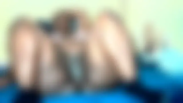 AnnabigpussyXO 网络视讯表演