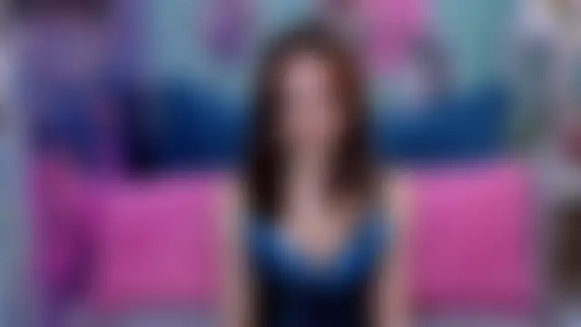 VivienneRo Pertunjukan Webcam