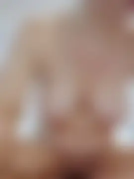 Rowena_Vonnie Show in webcam