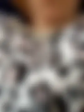 Rouzalinda_1's Live Chat Room