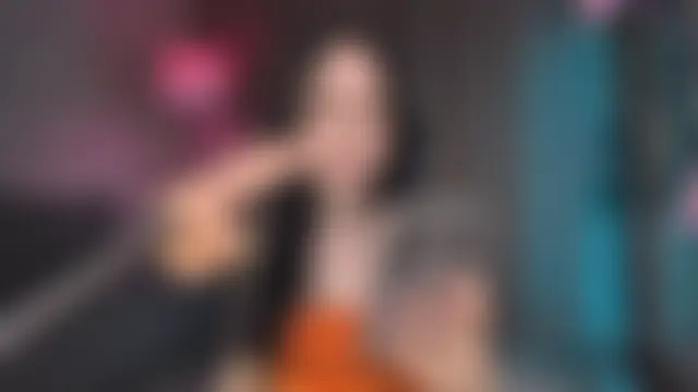 Juicy_Vikki Adlı Modelin Canlı Sohbet Odası