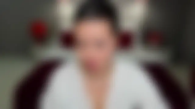 Brunette_Charm Chat Room in diretta