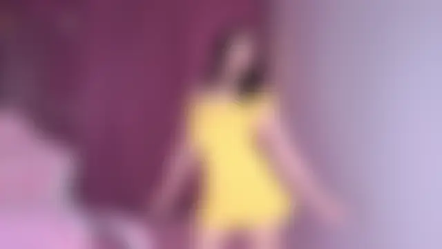 Momo_Ayase_ Show in webcam