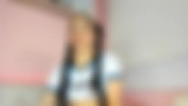 غرفة دردشة tinysara المباشرة