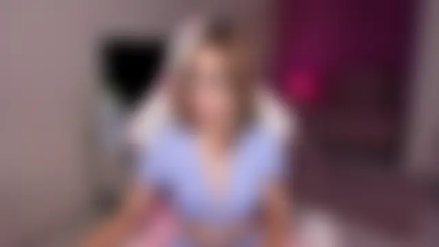 Chat soba uživo modela EllaCurtis