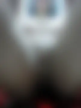 Queen_355: διαδικτυακό σόου στην κάμερα