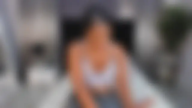 Show modela LianaSmith18 na web-kameri