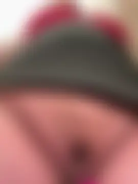 andra_rose Show in webcam